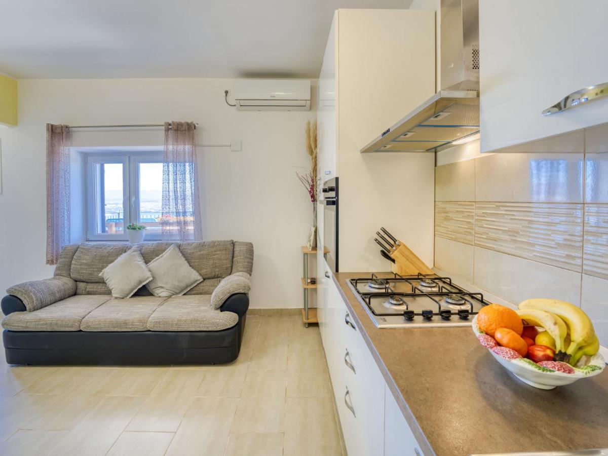 Apartment Edita By Interhome Lovran Bagian luar foto